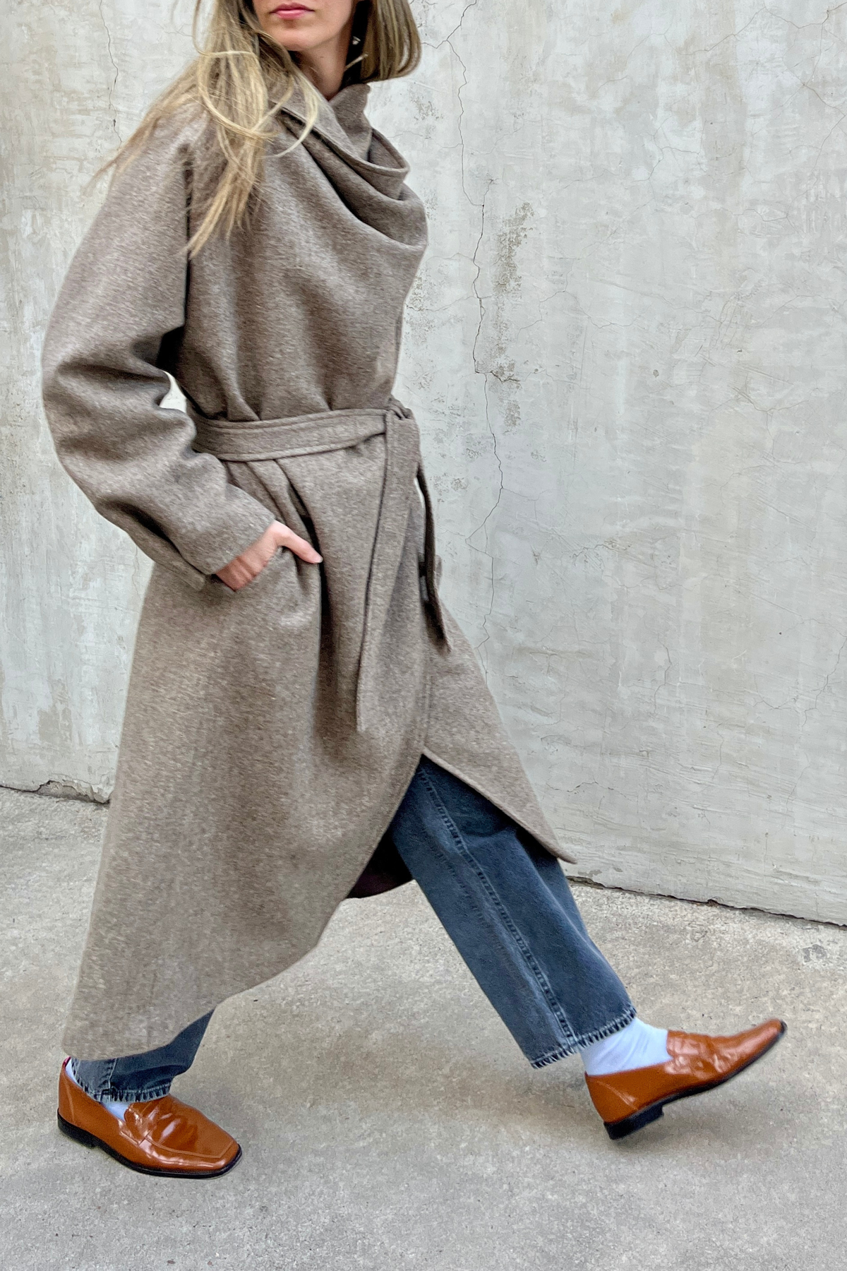 Abrigo Horizon 100% Lana Taupe