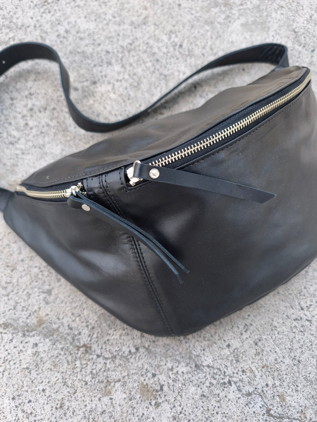 Marion Banana Bag 100% Black Leather